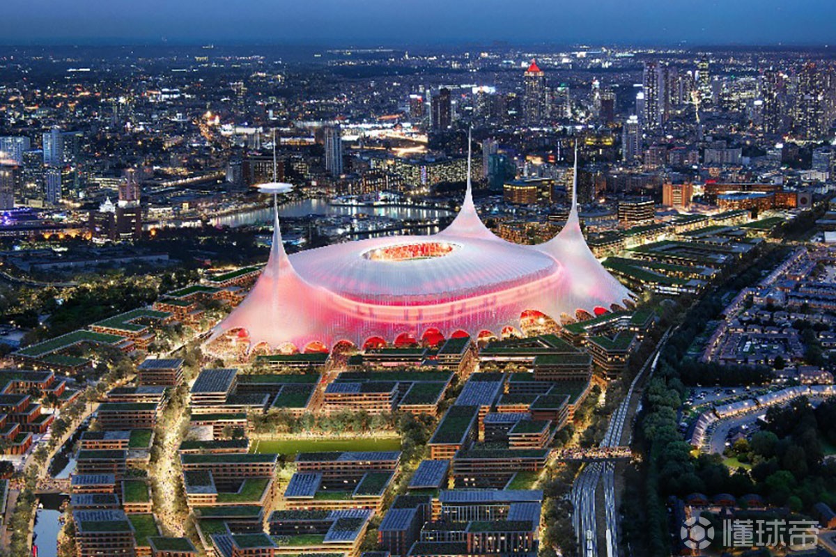 邮报：曼联球迷嫌弃包厢餐食太差，点儿童套餐的鸡块薯条充饥